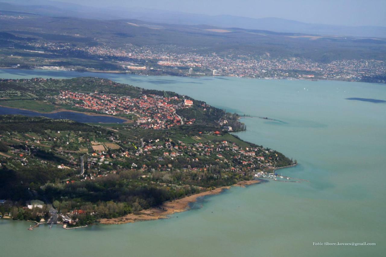 Отель Navay Vendeghaz Тихань Экстерьер фото
